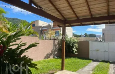 Casa com 4 quartos à venda na servidão costa do moçambique, 68, são joão do rio vermelho, florianópolis, 112 m2 por r$ 490.000