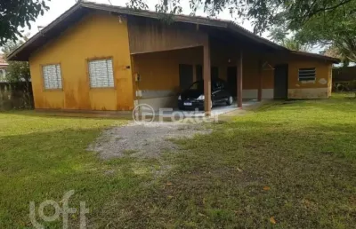 Casa com 5 quartos à venda na rua morumbi, 173, enseada de brito, palhoça, 140 m2 por r$ 690.000