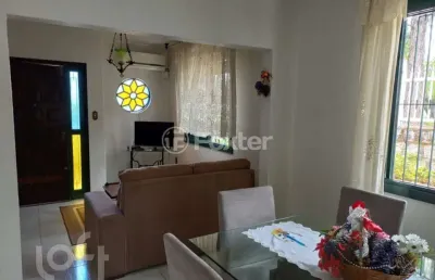 Casa com 4 quartos à venda na rua guadalajara, 735, jardim itu sabará, porto alegre, 235 m2 por r$ 430.000