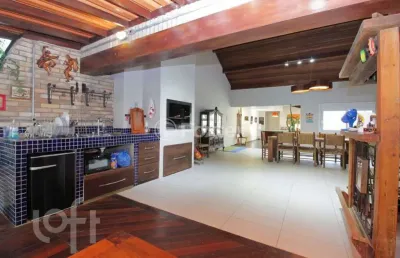 Casa com 3 quartos à venda na rua tomaz flores, 35, independência, porto alegre, 400 m2 por r$ 1.980.000