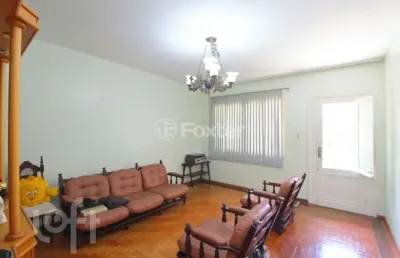 Casa com 3 quartos à venda na rua marechal mesquita, 738, teresópolis, porto alegre, 300 m2 por r$ 650.000
