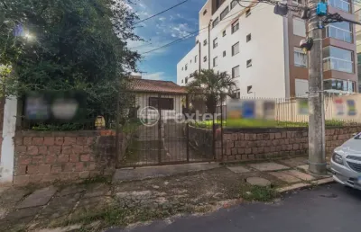 Casa com 3 quartos à venda na rua doutor armando barbedo, 1138, tristeza, porto alegre, 497 m2 por r$ 700.000
