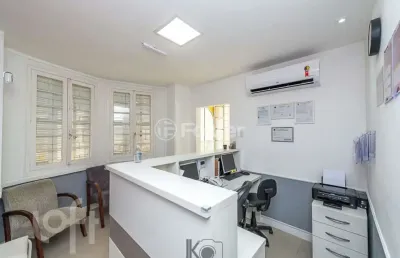 Casa com 1 quarto à venda na rua miguel tostes, 804, rio branco, porto alegre, 300 m2 por r$ 1.500.000