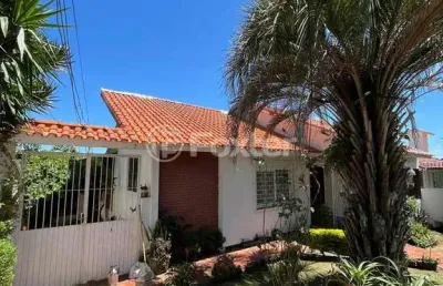 Casa com 3 quartos à venda na acesso das rosas, 357, santa tereza, porto alegre, 63 m2 por r$ 385.000