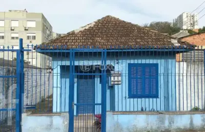Casa com 3 quartos à venda na rua são francisco de assis, 648, santo antônio, porto alegre, 363 m2 por r$ 345.000