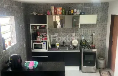 Casa com 2 quartos à venda na rua jamelão, 22, lomba do pinheiro, porto alegre, 100 m2 por r$ 142.500
