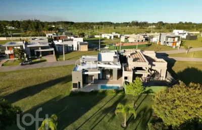 Casa em condomínio fechado com 4 quartos à venda na rua manoel quadros, 1, centro, capão da canoa, 220 m2 por r$ 1.970.000