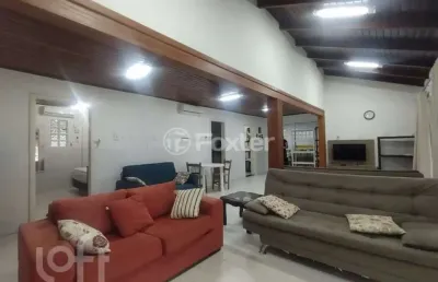 Casa com 3 quartos à venda na rua petúnia, 183, enseada de brito, palhoça, 120 m2 por r$ 670.000