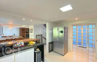 Casa em condomínio fechado com 4 quartos à venda na avenida coronel marcos, 550, pedra redonda, porto alegre, 297 m2 por r$ 980.000