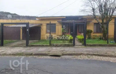 Casa com 3 quartos à venda na praça paulo de aragão bozano, 46, vila ipiranga, porto alegre, 140 m2 por r$ 675.000