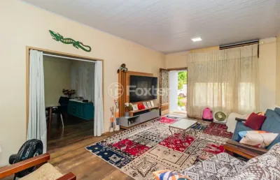 Casa comercial com 1 sala à venda na rua dona margarida, 1100, navegantes, porto alegre, 155 m2 por r$ 530.000