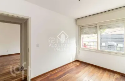 Apartamento com 2 quartos à venda na rua joão alfredo, 478, cidade baixa, porto alegre, 57 m2 por r$ 215.000
