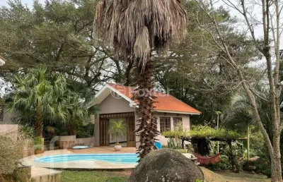 Casa com 5 quartos à venda na rua dos guaranis, 390, espírito santo, porto alegre, 218 m2 por r$ 995.000