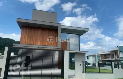 Casa à venda na rodovia doutor antônio luiz moura gonzaga, 3156, rio tavares, florianópolis, 311 m2 por r$ 4.300.000