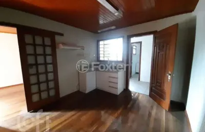 Casa com 5 quartos à venda na rua madrinheiro joão saturnino dos passos, 125, cruzeiro, caxias do sul, 300 m2 por r$ 689.000