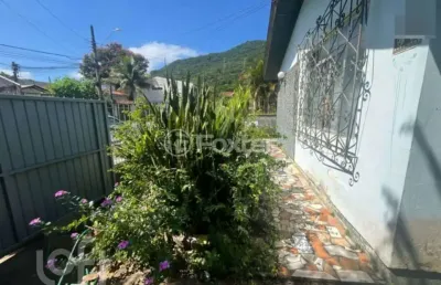 Casa com 3 quartos à venda na rua ibatingui, 130, monte verde, florianópolis, 136 m2 por r$ 600.000