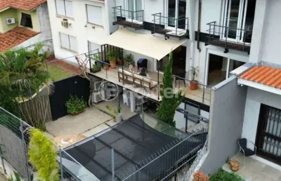 Casa com 4 quartos à venda na rua luiz voelcker, 735, três figueiras, porto alegre, 340 m2 por r$ 2.650.000