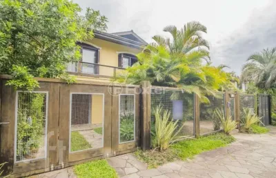 Casa com 3 quartos à venda na rua monte alverne, 361, chácara das pedras, porto alegre, 248 m2 por r$ 1.950.000