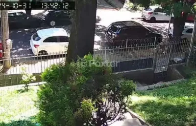 Casa com 3 quartos à venda na rua pedro chaves barcelos, 302, auxiliadora, porto alegre, 387 m2 por r$ 1.100.000