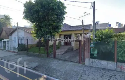 Casa com 3 quartos à venda na avenida benno mentz, 356, vila ipiranga, porto alegre, 135 m2 por r$ 960.000