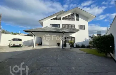 Casa com 4 quartos à venda na rua dário nicodemos de oliveira, 131, centro, palhoça, 200 m2 por r$ 1.800.000
