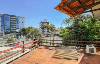 Casa com 4 quartos à venda na avenida benno mentz, 782, vila ipiranga, porto alegre, 340 m2 por r$ 789.900