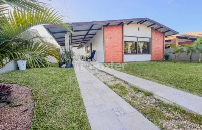 Casa com 3 quartos à venda na undefined tupanciretã, 1022, centro, imbé, 280 m2 por r$ 495.000