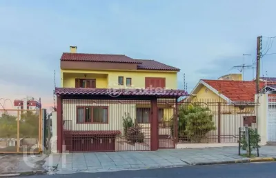 Casa com 5 quartos à venda na rua doutor selbach, 296, nossa senhora das graças, canoas, 360 m2 por r$ 980.000