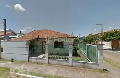 Casa com 2 quartos à venda na rua montana, 11, mato grande, canoas, 88 m2 por r$ 300.000