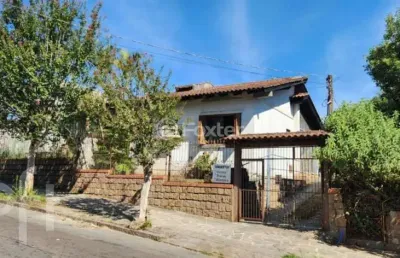 Casa com 3 quartos à venda na rua atílio supertti, 287, vila nova, porto alegre, 198 m2 por r$ 750.000