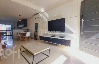 Casa com 2 quartos à venda na rua doutor sérgio de figueiredo, 84, guarujá, porto alegre, 101 m2 por r$ 490.000