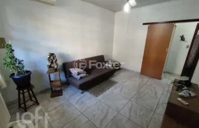 Casa com 2 quartos à venda na rua santiago, 270, passo da areia, porto alegre, 184 m2 por r$ 600.000
