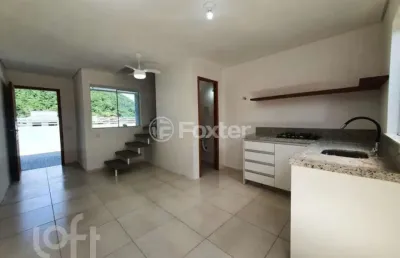 Casa com 2 quartos à venda na servidão alcidomiro flores, 152, rio tavares, florianópolis, 57 m2 por r$ 475.000