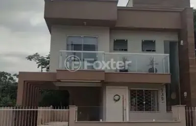 Casa com 3 quartos à venda na rua delgísia maria de souza, 777, sertão do maruim, são josé, 98 m2 por r$ 790.000