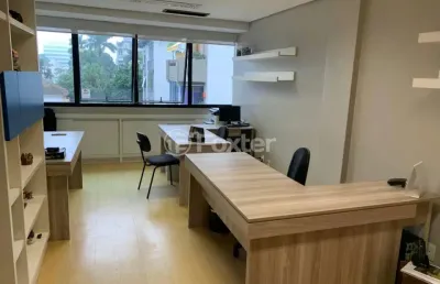 Sala comercial com 1 sala à venda na rua marquês do pombal, 1824, moinhos de vento, porto alegre, 31 m2 por r$ 135.000