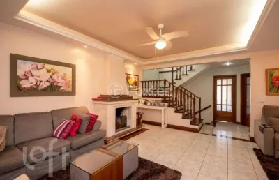 Casa com 4 quartos à venda na rua oito de julho, 75, jardim botânico, porto alegre, 346 m2 por r$ 1.750.000