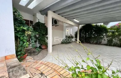 Casa com 3 quartos à venda na rua professor paulo roberto martins, 180, santa mônica, florianópolis, 161 m2 por r$ 1.700.000