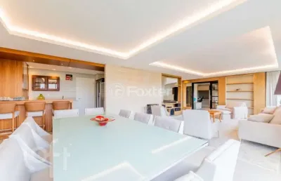 Apartamento com 4 quartos à venda na rua joão caetano, 607, três figueiras, porto alegre, 312 m2 por r$ 5.000.000