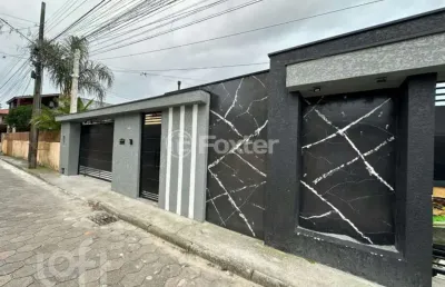 Casa com 3 quartos à venda na servidão arrastão, 51, ingleses do rio vermelho, florianópolis, 200 m2 por r$ 1.400.000