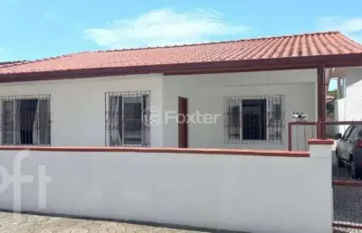 Casa com 3 quartos à venda na rua lupércio domingos espíndola, 152, barra do aririú, palhoça, 182 m2 por r$ 850.000