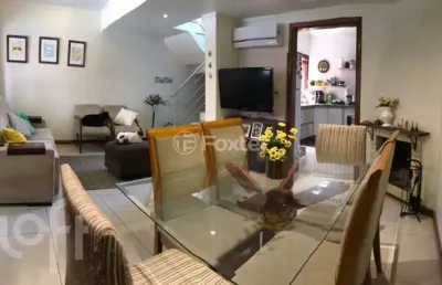 Casa em condomínio fechado com 3 quartos à venda na rua oscar schneider, 83, medianeira, porto alegre, 173 m2 por r$ 750.000