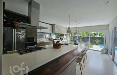 Casa em condomínio fechado com 3 quartos à venda na rodovia doutor antônio luiz moura gonzaga, 3825, rio tavares, florianópolis, 303 m2 por r$ 4.200.000