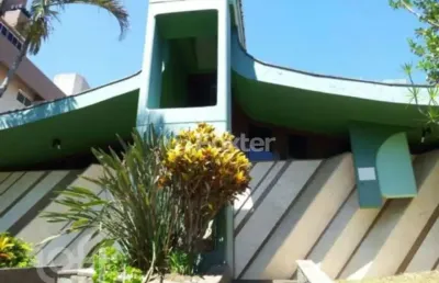 Casa com 4 quartos à venda na rua matias josé bins, 913, três figueiras, porto alegre, 494 m2 por r$ 2.000.000