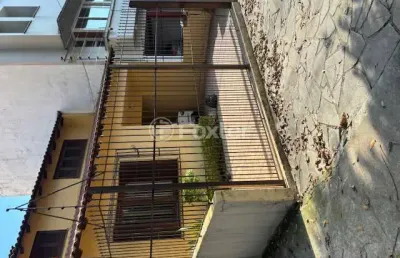 Casa com 3 quartos à venda na rua carlos trein filho, 291, mont serrat, porto alegre, 33 m2 por r$ 1.590.000