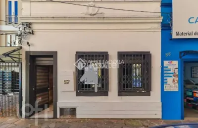 Casa com 3 quartos à venda na praça menino deus, 57, menino deus, porto alegre, 200 m2 por r$ 800.000
