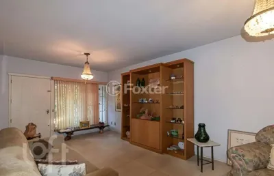 Casa com 4 quartos à venda na rua giordano bruno, 106, rio branco, porto alegre, 207 m2 por r$ 900.000
