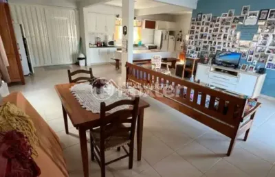 Casa com 8 quartos à venda na rua jandaia, 286, enseada de brito, palhoça, 295 m2 por r$ 1.300.000