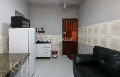 Casa com 2 quartos à venda na rua lima e silva, 383, rio branco, canoas, 109 m2 por r$ 220.000