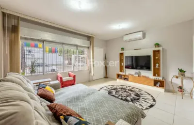 Casa com 4 quartos à venda na avenida brino, 128, santa maria goretti, porto alegre, 154 m2 por r$ 800.000