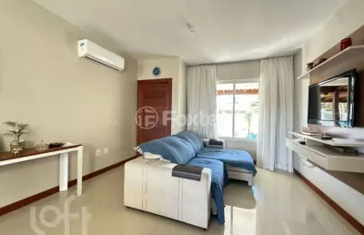 Casa com 3 quartos à venda na rua marinas do campeche, 156, campeche, florianópolis, 105 m2 por r$ 1.190.000